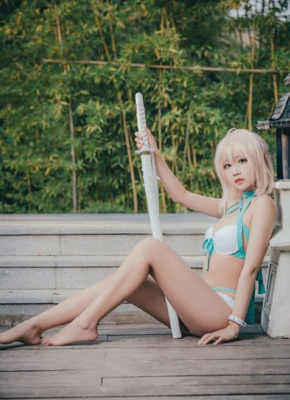 她的伪装