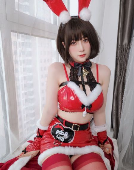 带珍珠耳环的少女