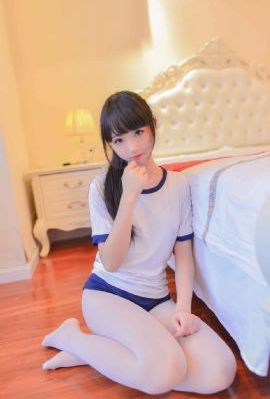 小莹客厅激情1章至50章视频